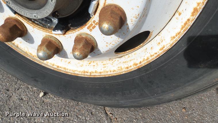 image for item DV9030 1993 Ford LTA9000 Aero Max 106 semi truck