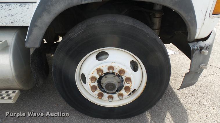 image for item DV9030 1993 Ford LTA9000 Aero Max 106 semi truck