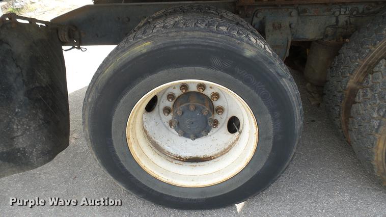 image for item DV9030 1993 Ford LTA9000 Aero Max 106 semi truck