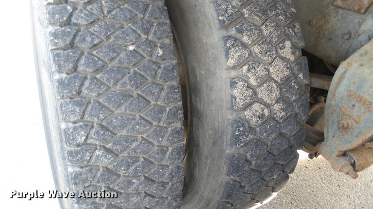 image for item DV9030 1993 Ford LTA9000 Aero Max 106 semi truck