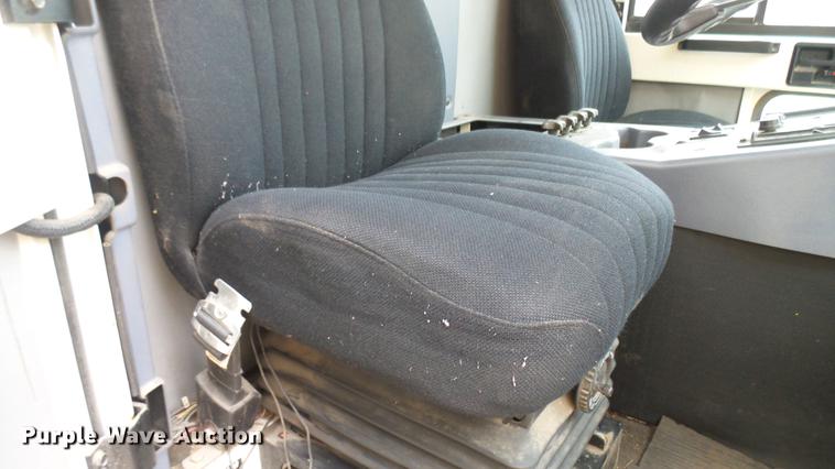 image for item DV9239 Tennant 830-II street sweeper