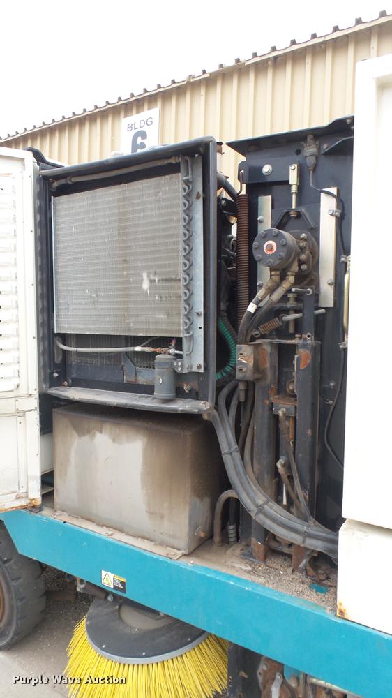 image for item DV9239 Tennant 830-II street sweeper