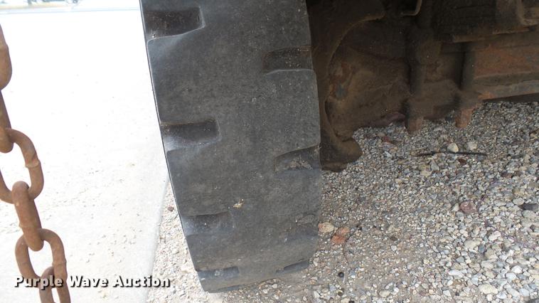 image for item DV9239 Tennant 830-II street sweeper