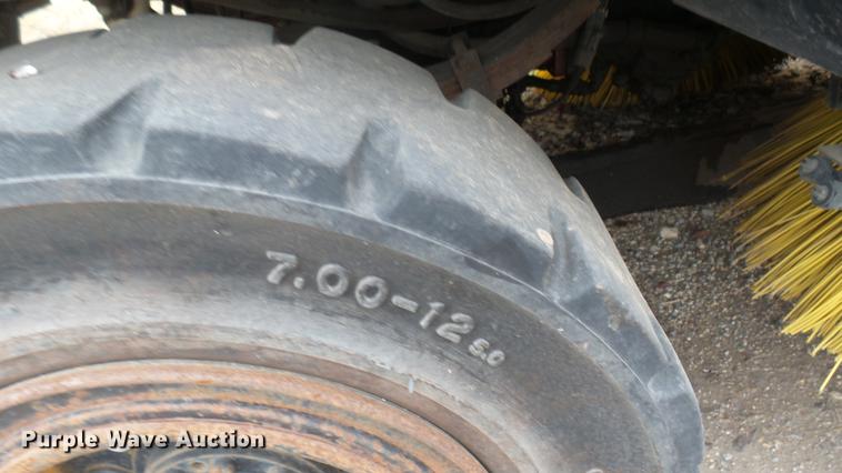 image for item DV9239 Tennant 830-II street sweeper