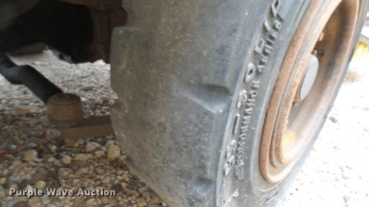 image for item DV9239 Tennant 830-II street sweeper