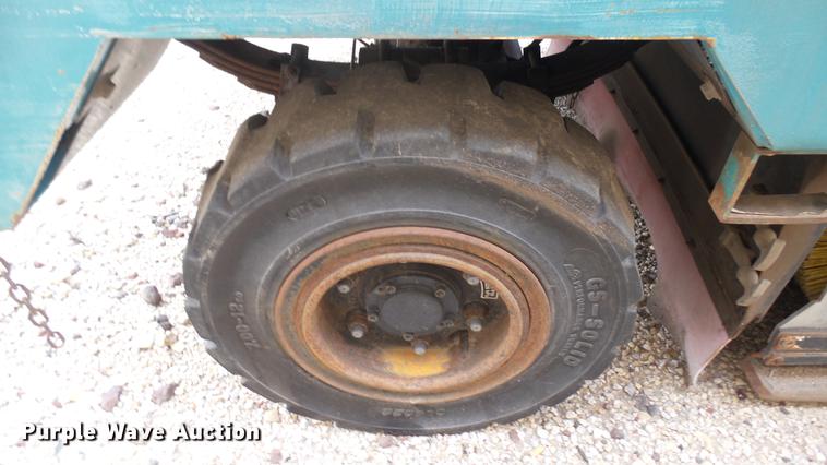 image for item DV9239 Tennant 830-II street sweeper