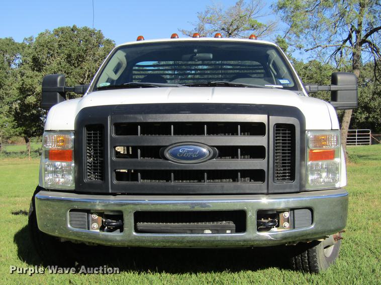 image for item DW9250 2009 Ford F350 Super Duty flatbed pickup truck