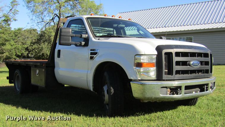 image for item DW9250 2009 Ford F350 Super Duty flatbed pickup truck