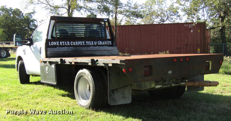 image for item DW9250 2009 Ford F350 Super Duty flatbed pickup truck