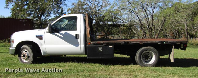 image for item DW9250 2009 Ford F350 Super Duty flatbed pickup truck