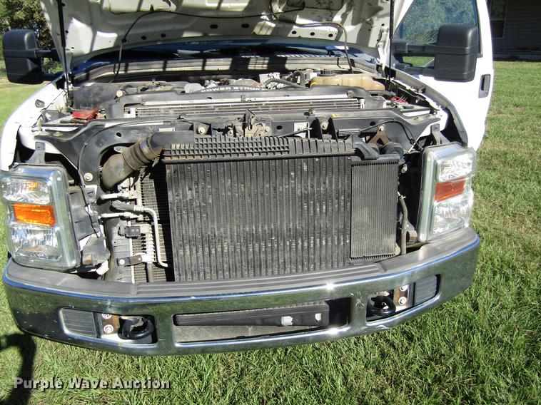 image for item DW9250 2009 Ford F350 Super Duty flatbed pickup truck