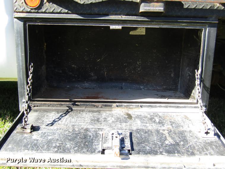 image for item DW9250 2009 Ford F350 Super Duty flatbed pickup truck