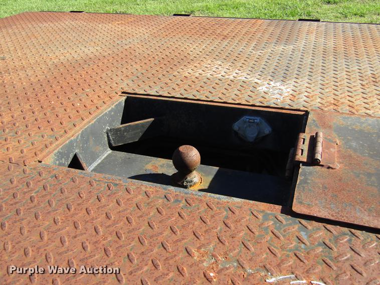 image for item DW9250 2009 Ford F350 Super Duty flatbed pickup truck