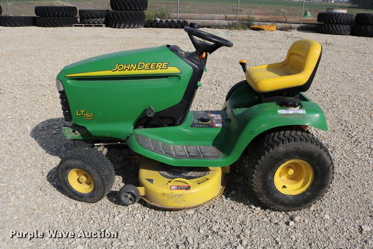 image for item DW9877 2002 John Deere LT150 lawn mower