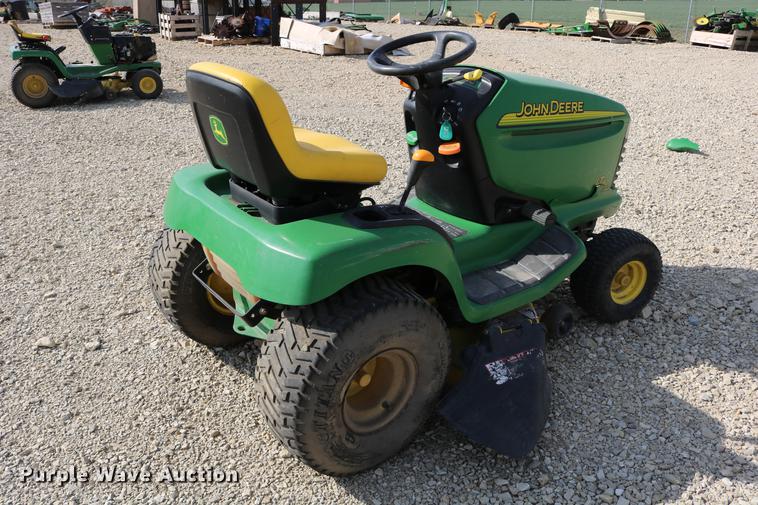image for item DW9877 2002 John Deere LT150 lawn mower