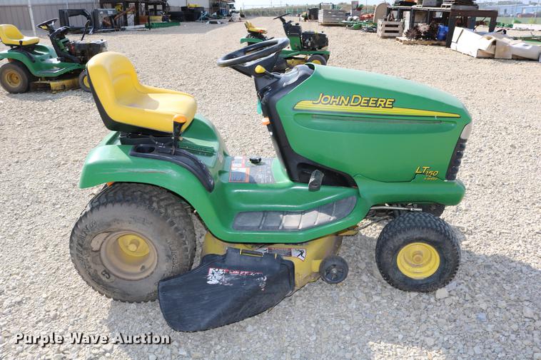 image for item DW9877 2002 John Deere LT150 lawn mower