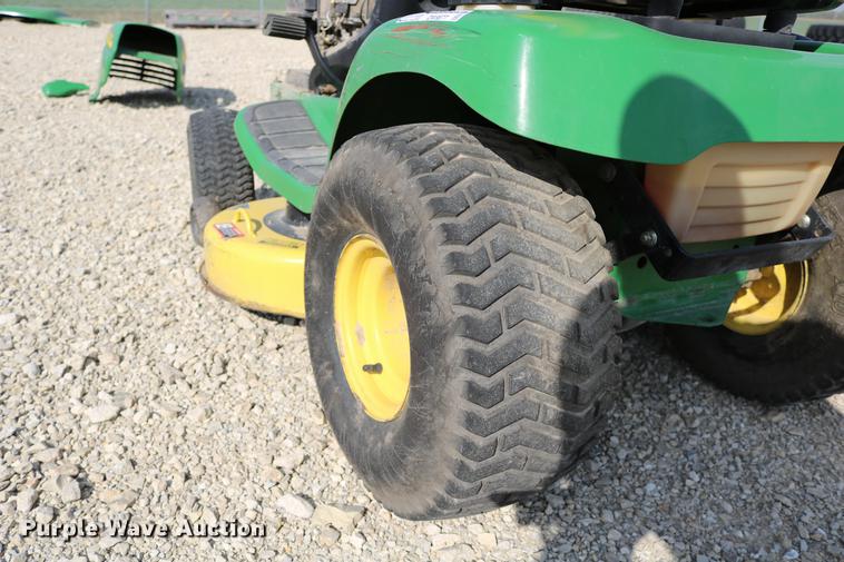 image for item DW9877 2002 John Deere LT150 lawn mower