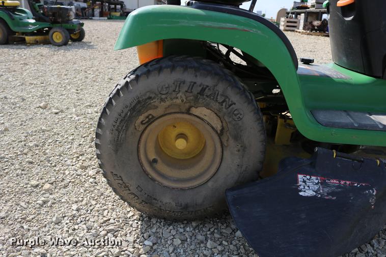 image for item DW9877 2002 John Deere LT150 lawn mower