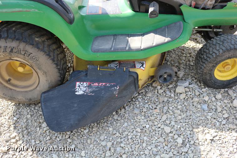 image for item DW9877 2002 John Deere LT150 lawn mower