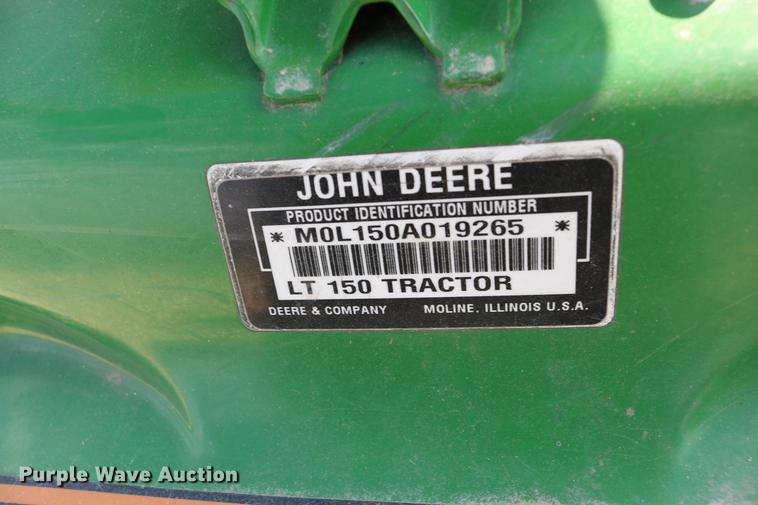 image for item DW9877 2002 John Deere LT150 lawn mower