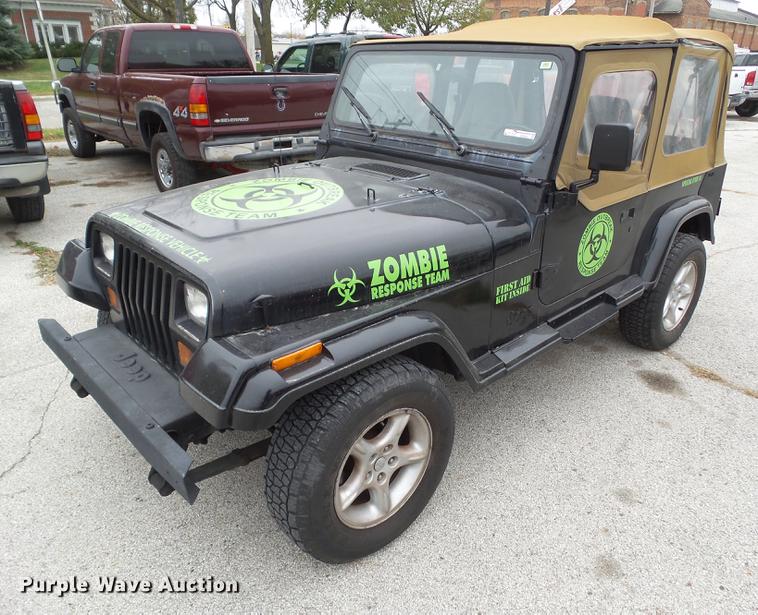 image for item DZ9032 1992 Jeep Wrangler YJ SUV