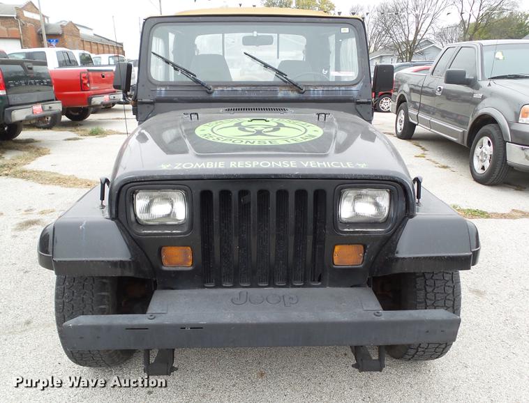 image for item DZ9032 1992 Jeep Wrangler YJ SUV