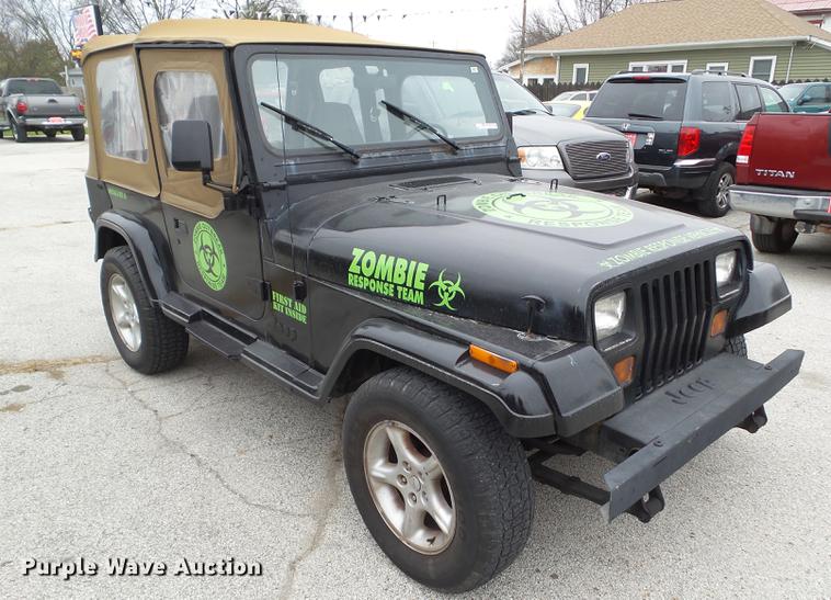 image for item DZ9032 1992 Jeep Wrangler YJ SUV