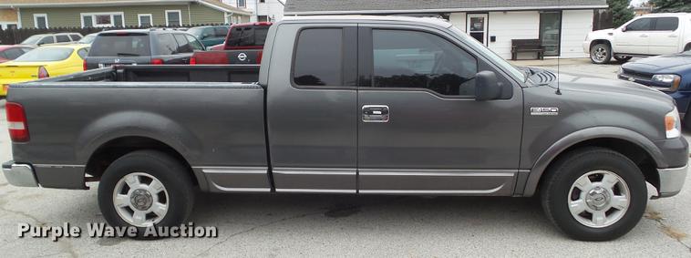 image for item DZ9033 2004 Ford F150 SuperCab pickup truck