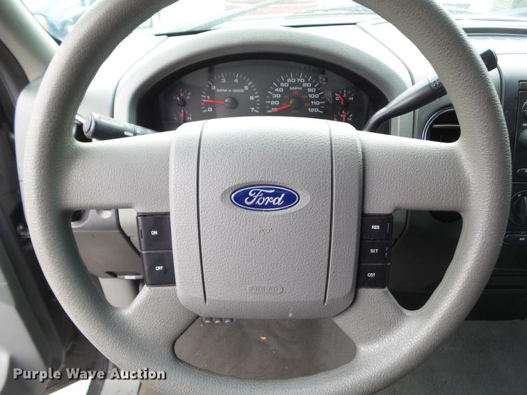 image for item DZ9033 2004 Ford F150 SuperCab pickup truck