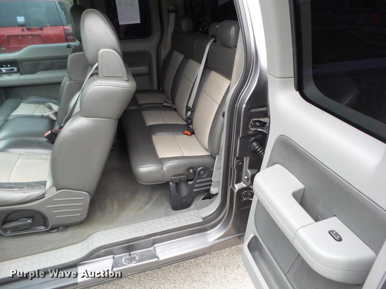 image for item DZ9033 2004 Ford F150 SuperCab pickup truck