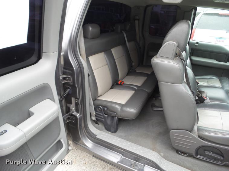 image for item DZ9033 2004 Ford F150 SuperCab pickup truck