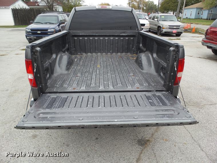 image for item DZ9033 2004 Ford F150 SuperCab pickup truck
