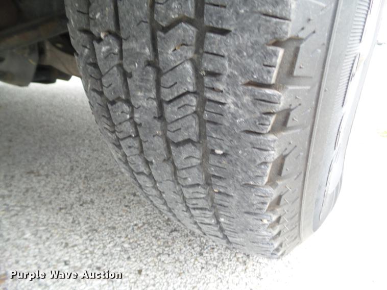 image for item DZ9033 2004 Ford F150 SuperCab pickup truck