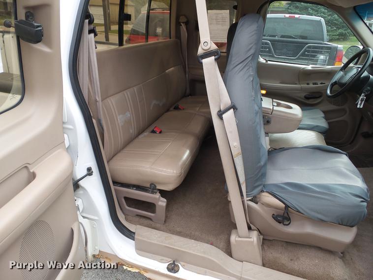 image for item DZ9034 1997 Ford F150 SuperCab pickup truck