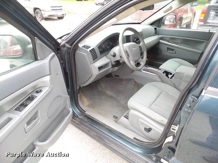 image for item DZ9035 2006 Jeep Grand Cherokee SUV