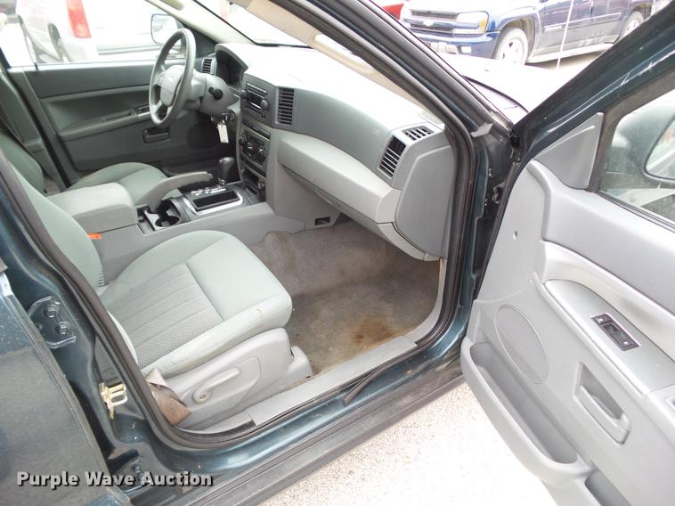 image for item DZ9035 2006 Jeep Grand Cherokee SUV