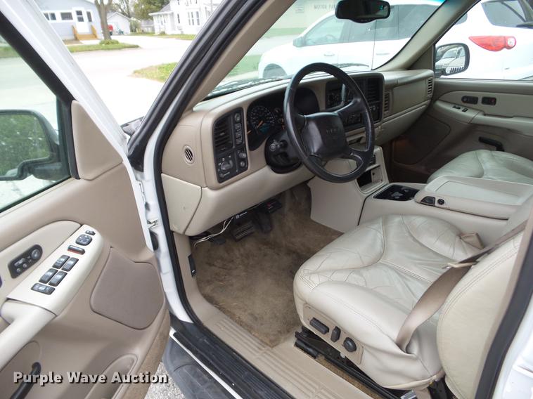 image for item DZ9037 2001 GMC Yukon XL SUV