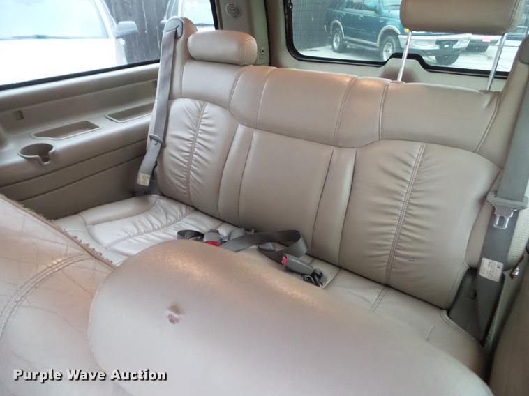 image for item DZ9037 2001 GMC Yukon XL SUV