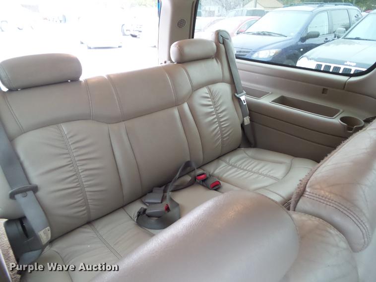 image for item DZ9037 2001 GMC Yukon XL SUV