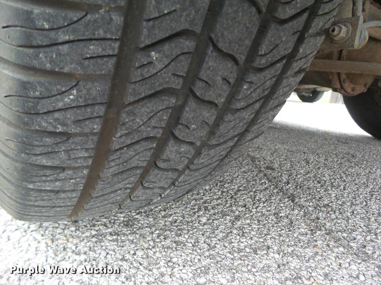 image for item DZ9037 2001 GMC Yukon XL SUV