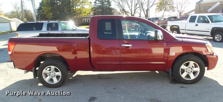 image for item DZ9057 2004 Nissan Titan King Cab pickup truck