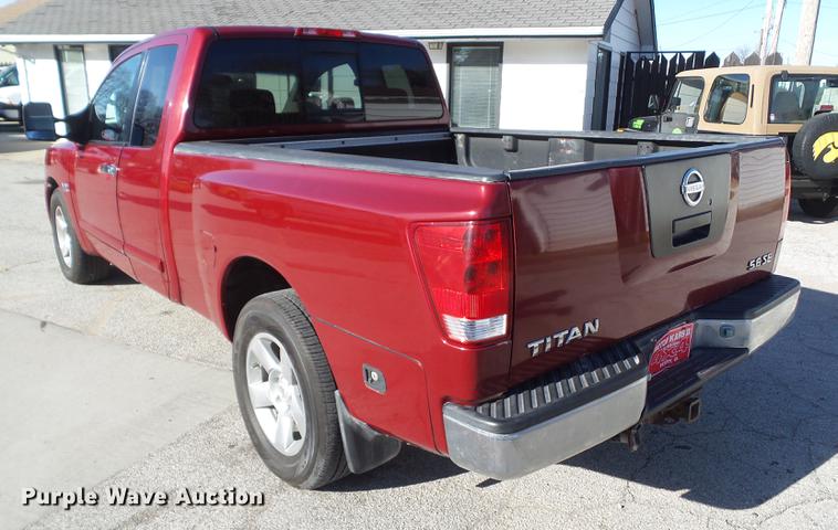 image for item DZ9057 2004 Nissan Titan King Cab pickup truck