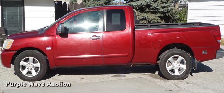 image for item DZ9057 2004 Nissan Titan King Cab pickup truck