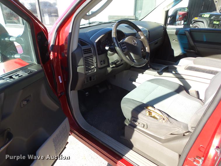 image for item DZ9057 2004 Nissan Titan King Cab pickup truck