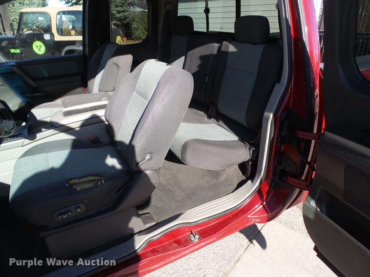 image for item DZ9057 2004 Nissan Titan King Cab pickup truck