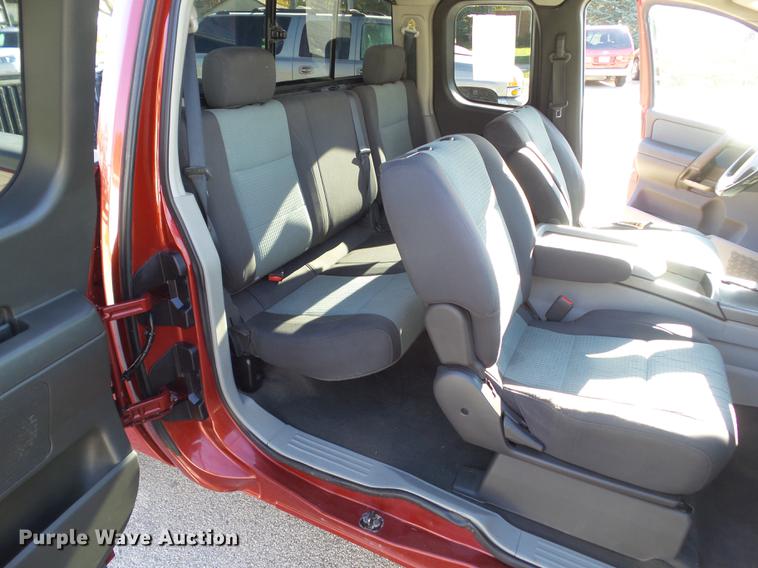 image for item DZ9057 2004 Nissan Titan King Cab pickup truck