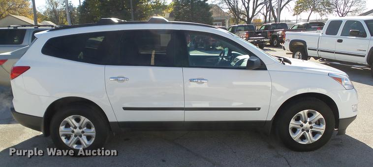 image for item DZ9058 2010 Chevrolet Traverse LS SUV