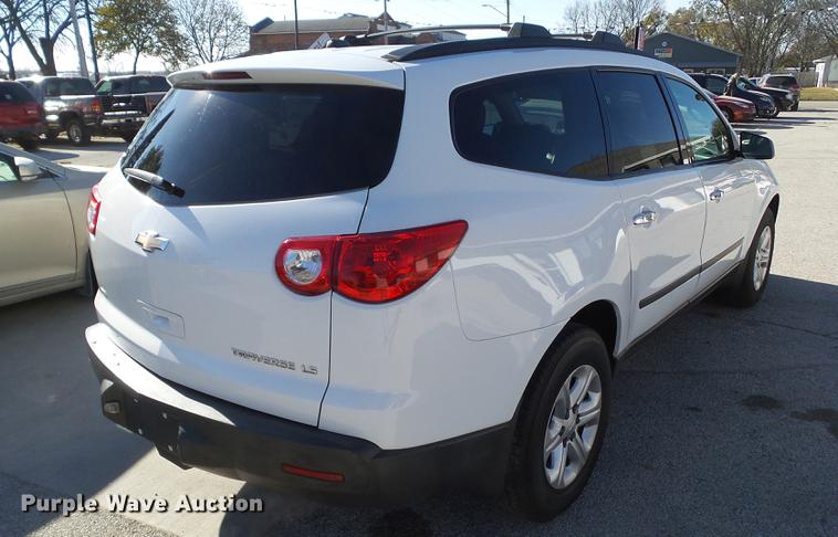 image for item DZ9058 2010 Chevrolet Traverse LS SUV
