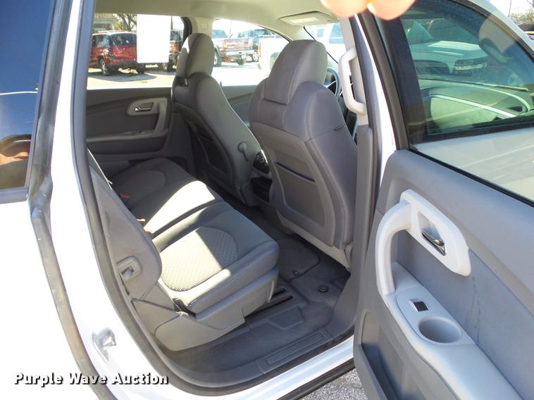 image for item DZ9058 2010 Chevrolet Traverse LS SUV