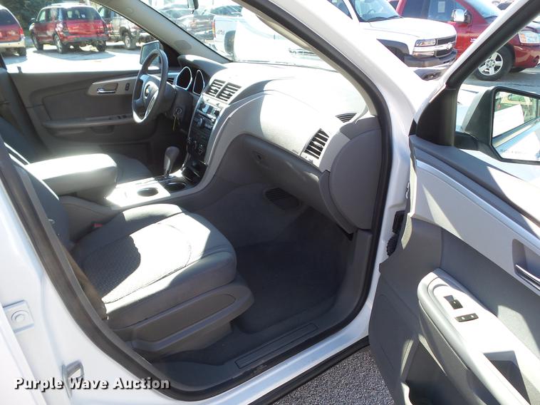 image for item DZ9058 2010 Chevrolet Traverse LS SUV